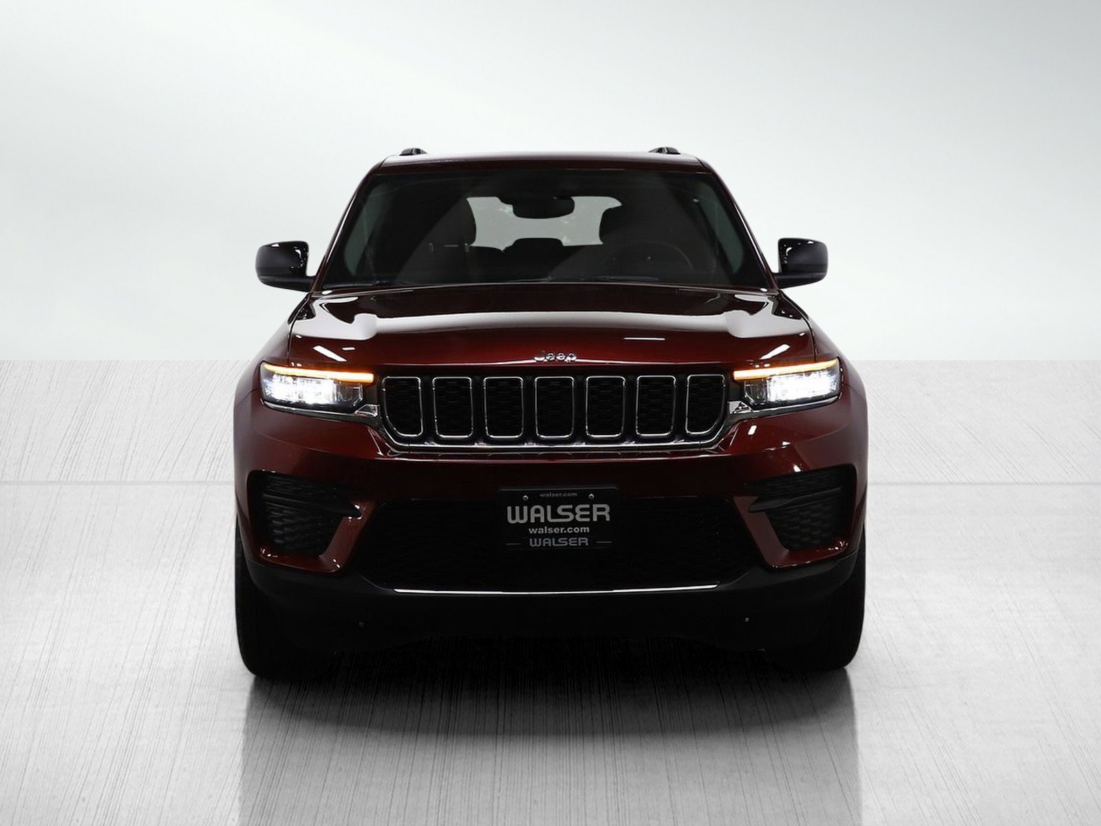 Used 2023 Jeep Grand Cherokee Laredo w/ Luxury Tech Group I image 8