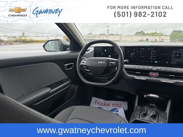 Used 2025 Kia K4 EX image 24