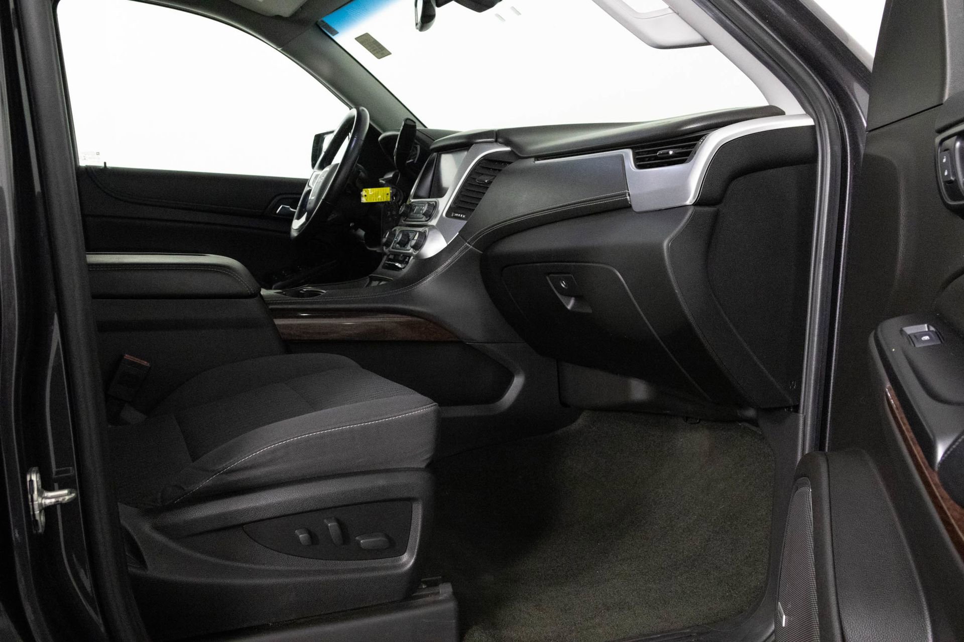 Used 2018 GMC Yukon SLE w/ SLE Value Package image 39