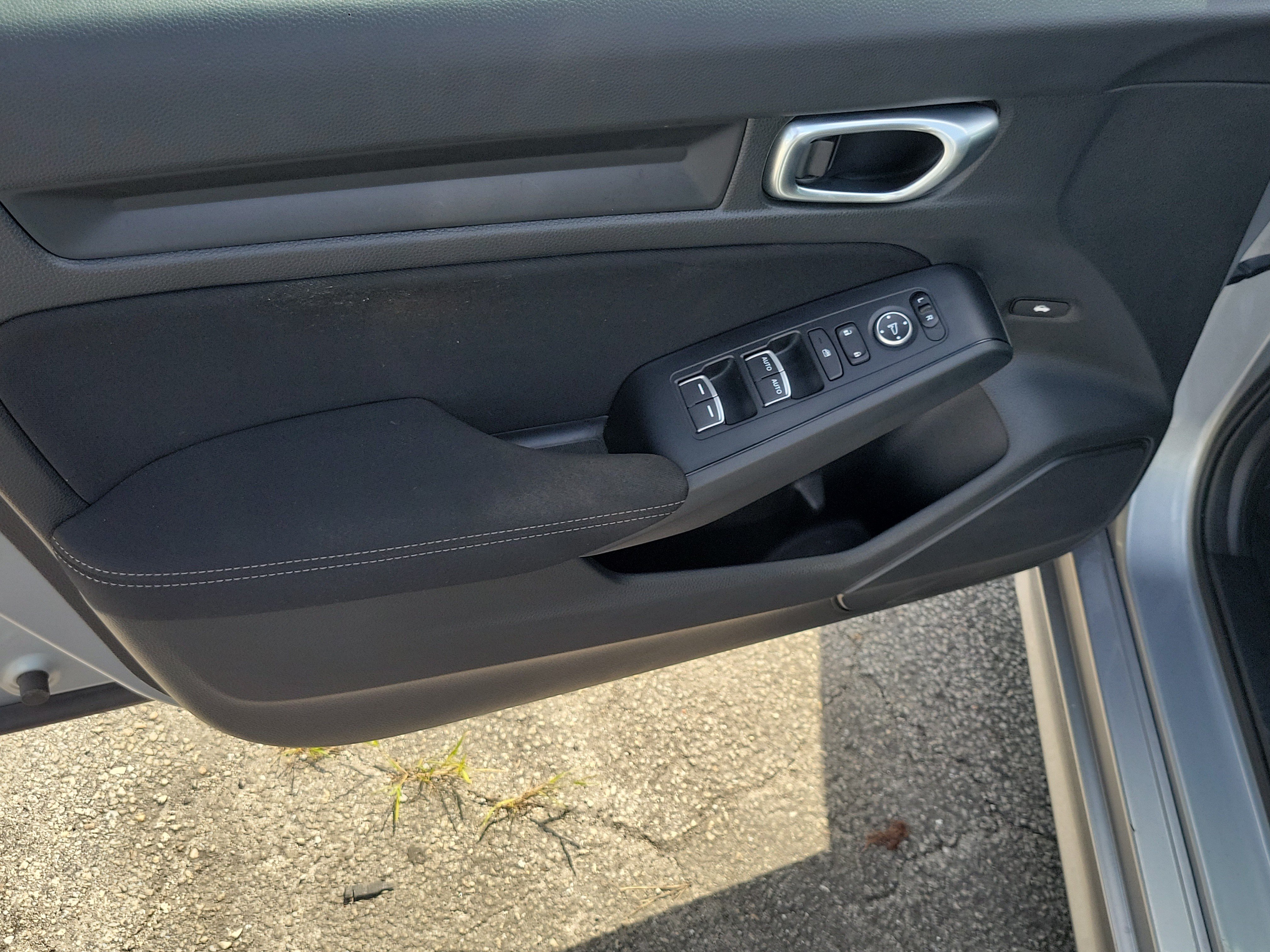 Used 2023 Honda Civic Sport image 16