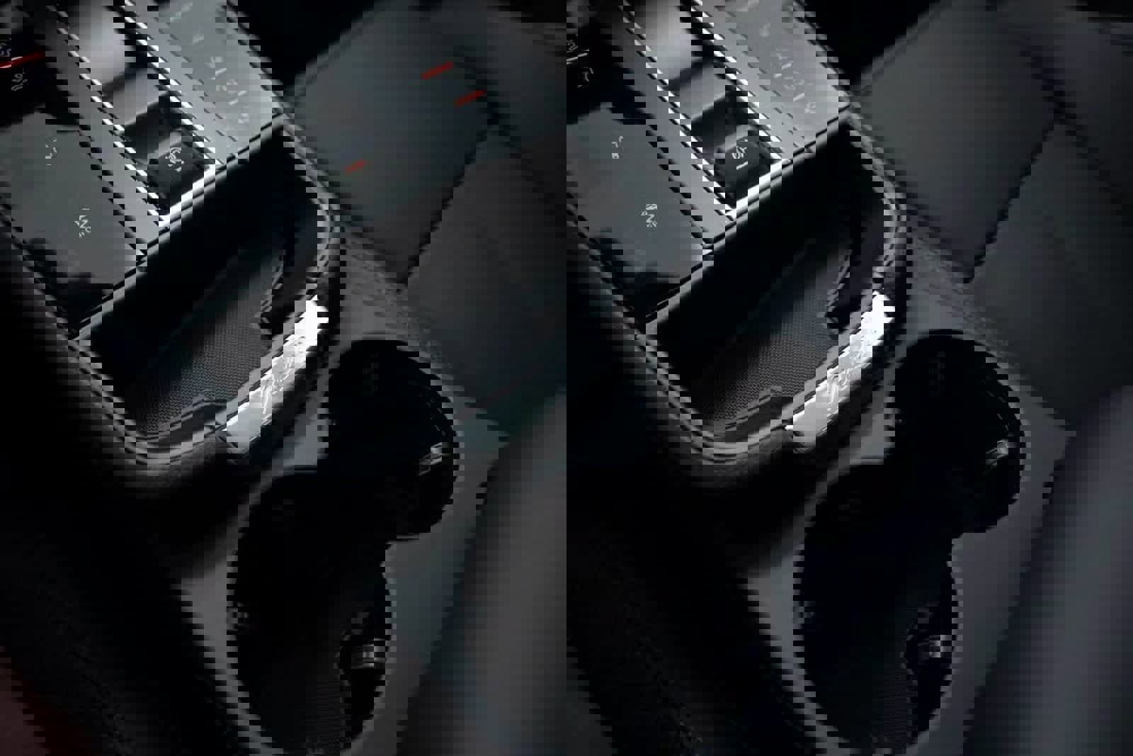 Certified 2025 Porsche Macan Turbo image 23