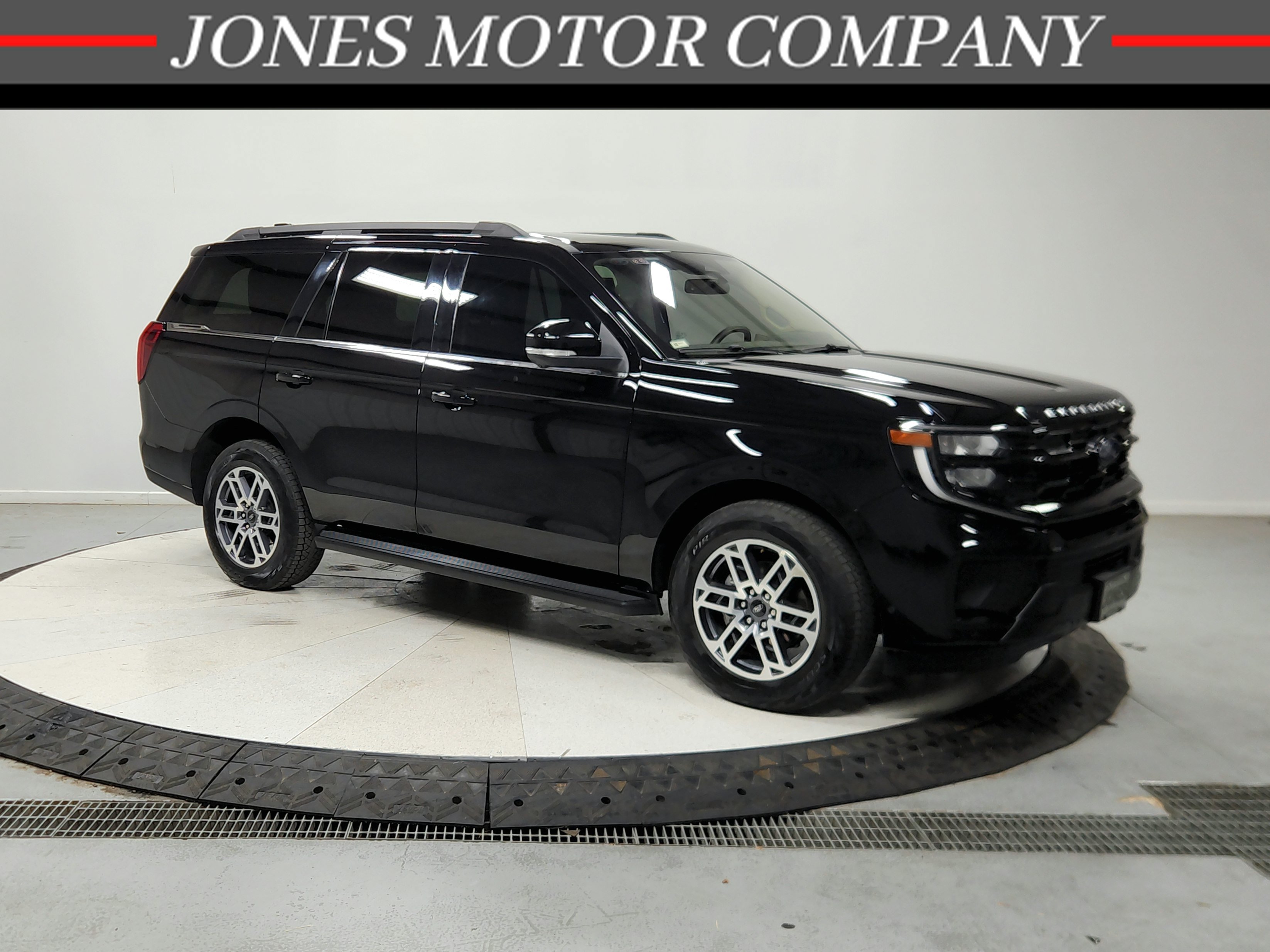 Used 2025 Ford Expedition Active