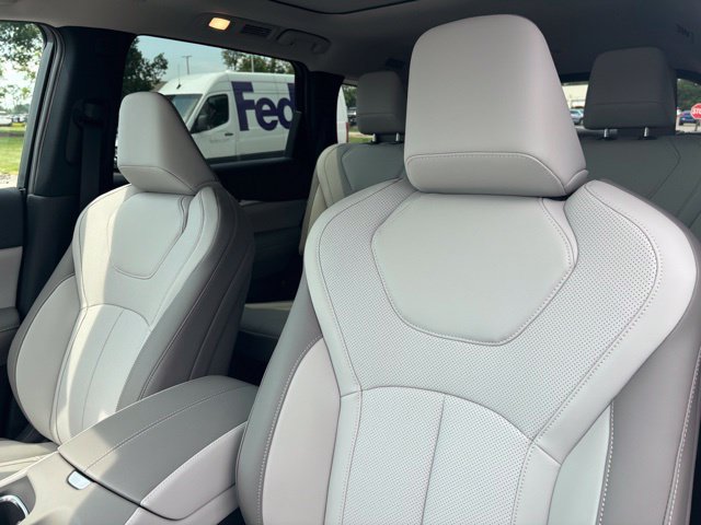 New 2027 INFINITI QX60 Luxe w/ Cargo Package AWD/4WD image 16