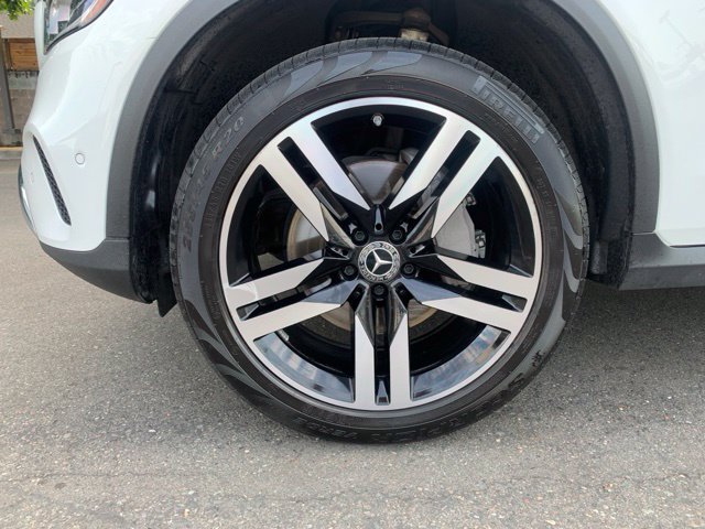 Used 2021 Mercedes-Benz GLC 300 4MATIC image 11