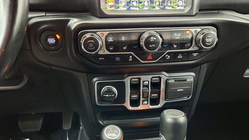Used 2023 Jeep Wrangler Unlimited Sahara AWD/4WD image 17
