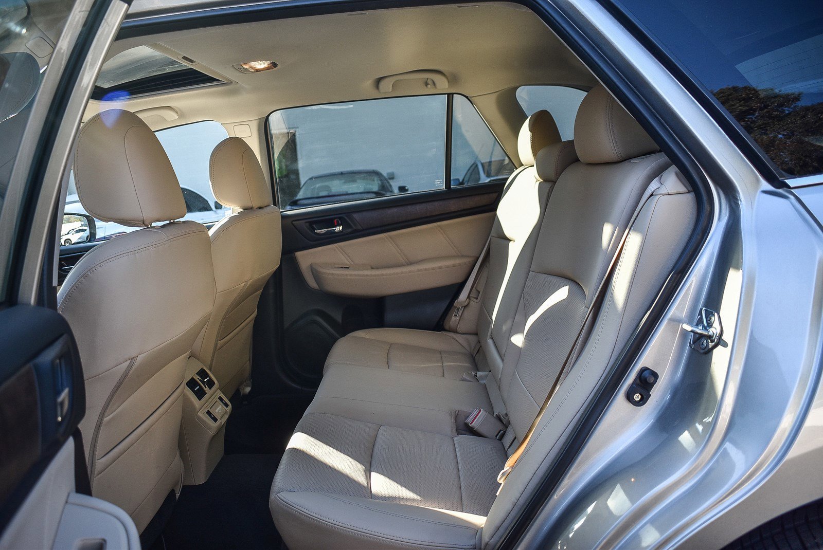 Used 2018 Subaru Outback 2.5i Limited image 17