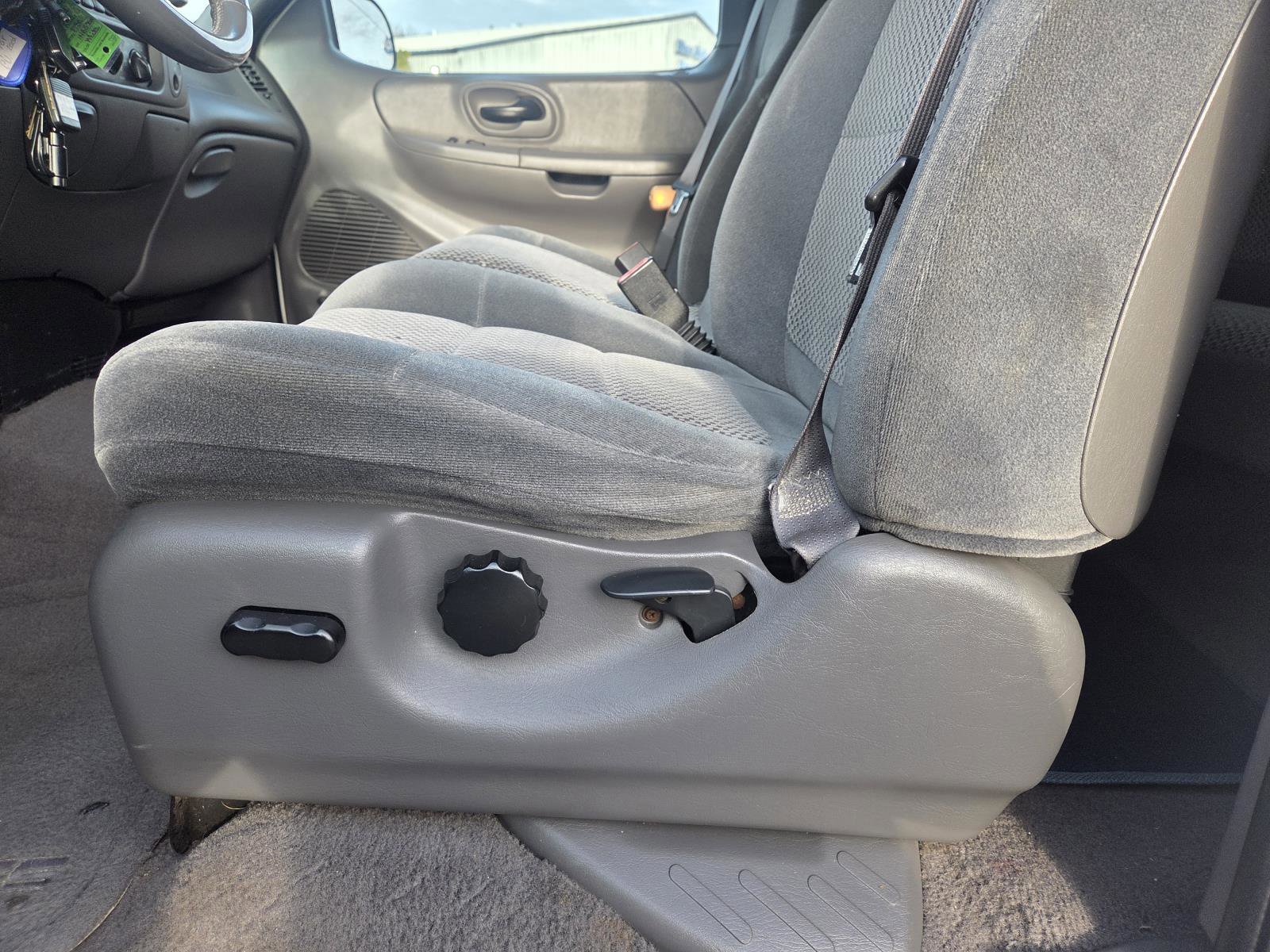 Used 2001 Ford F150 XLT image 17