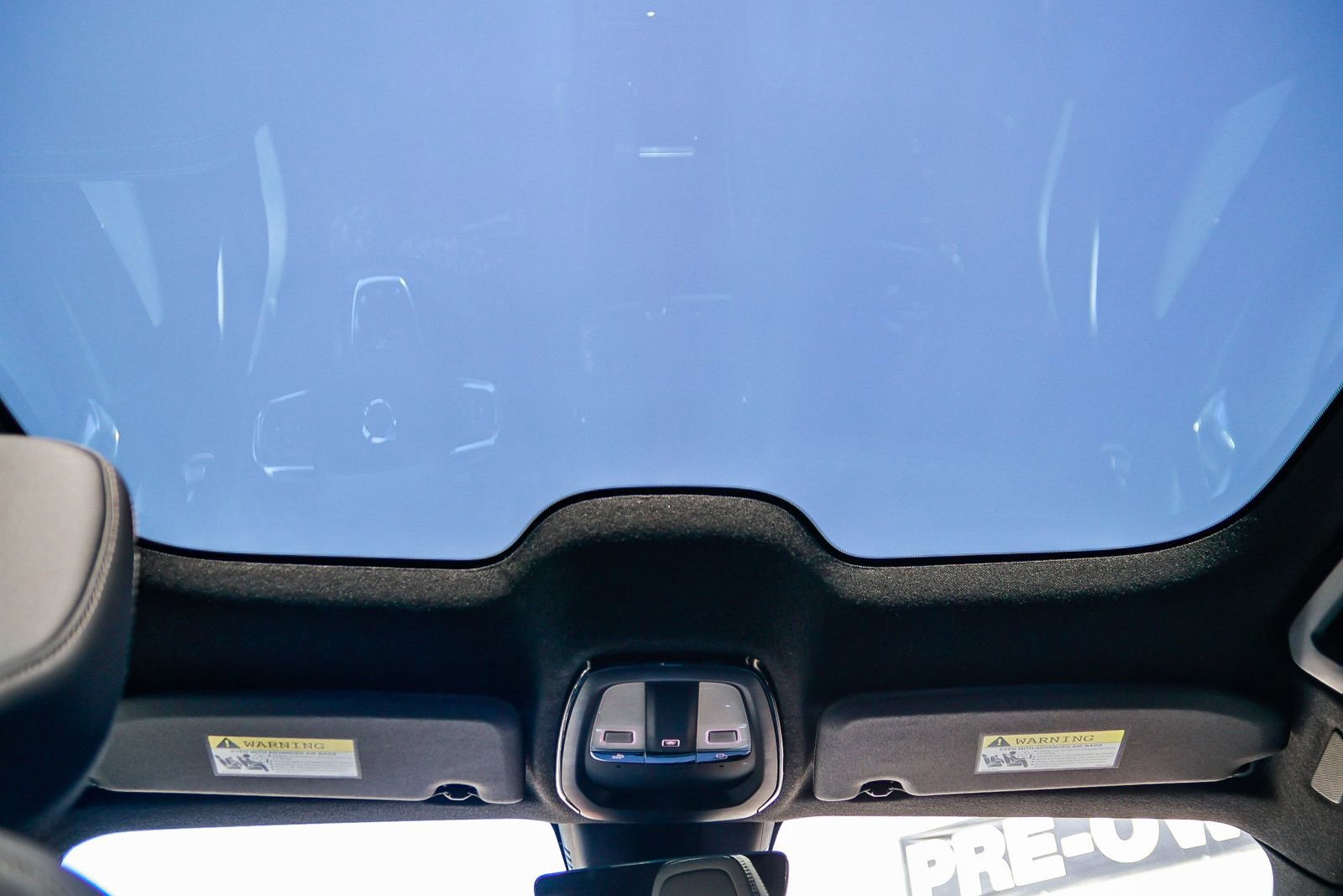 Used 2023 Volvo C40 Recharge Core w/ Protection Package Premier image 18