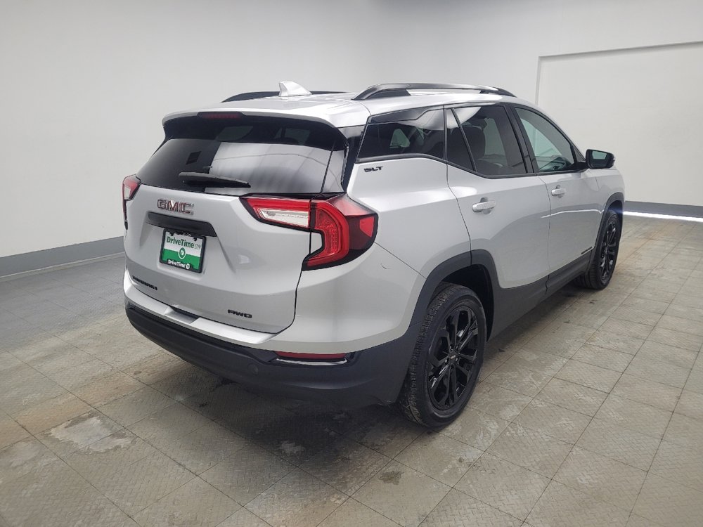 Used 2022 GMC Terrain SLT w/ Elevation Edition image 9