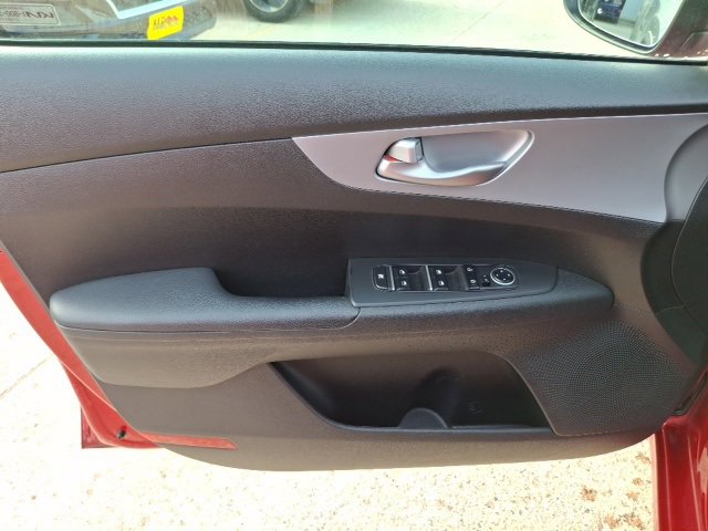 Used 2023 Kia Forte LXS image 7