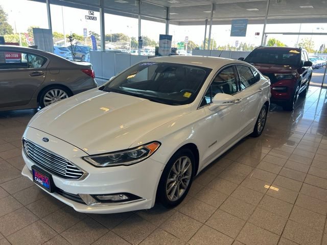 Used 2017 Ford Fusion SE w/ Equipment Group 602A FWD image 8