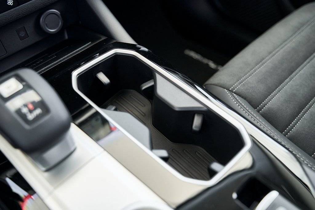 Used 2025 Mitsubishi Outlander SE FWD image 47