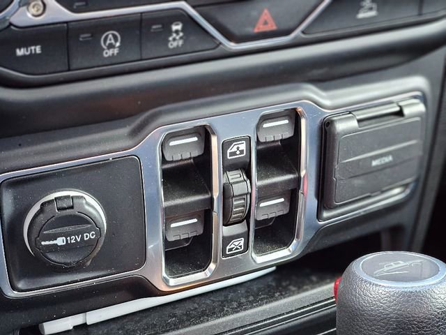 Used 2023 Jeep Gladiator Sport S image 25