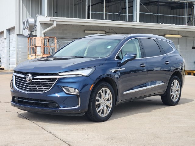 Used 2024 Buick Enclave Essence w/ Experience Buick Package AWD/4WD image 3