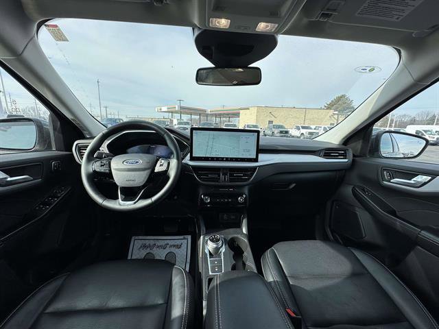 Used 2025 Ford Escape Platinum AWD/4WD image 13