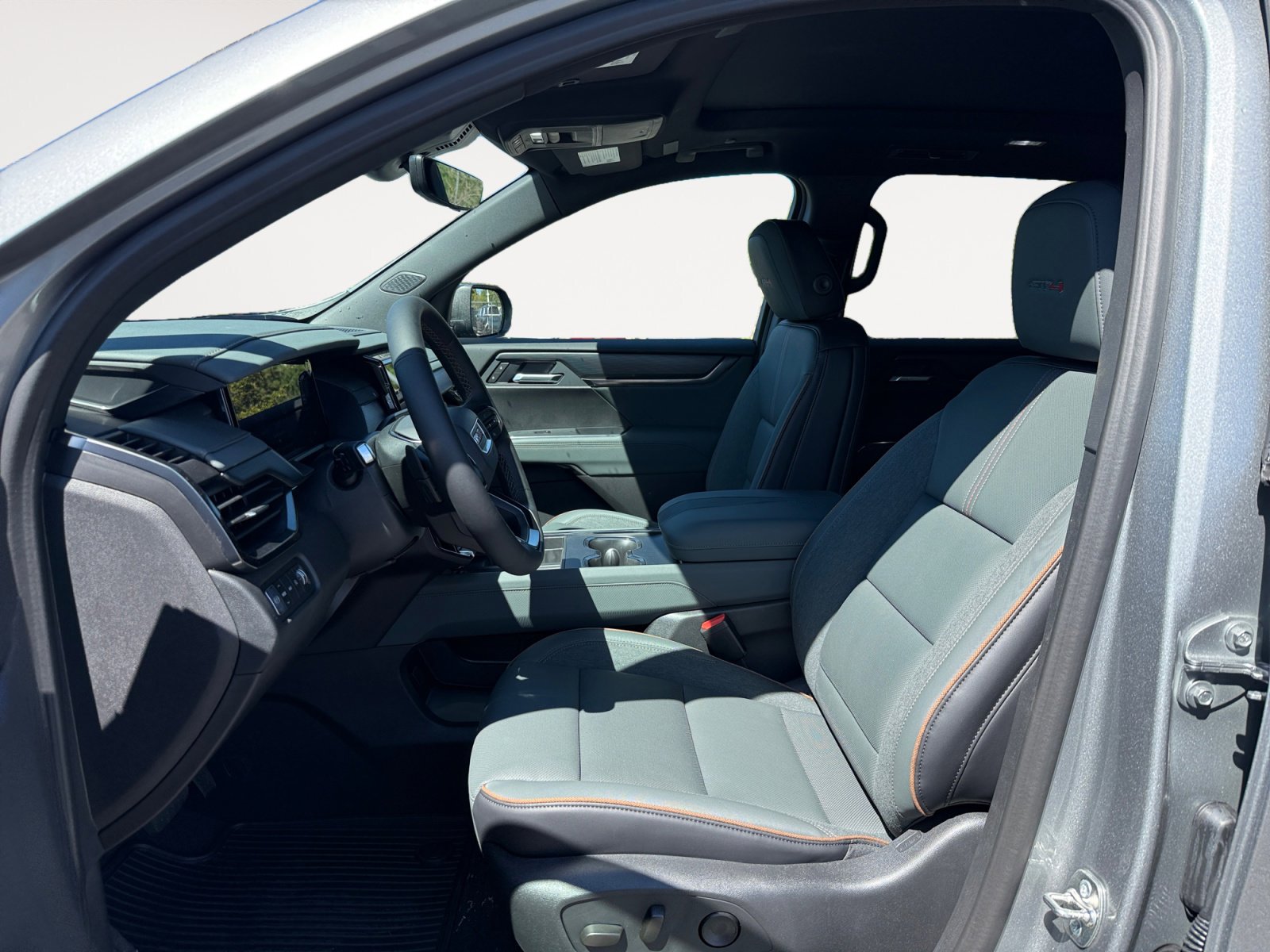 New 2026 GMC Acadia AT4 w/ Luxury Package image 10