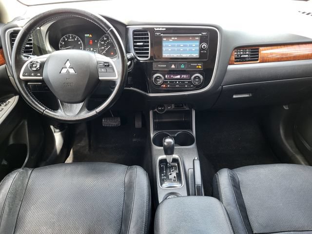 Used 2015 Mitsubishi Outlander SE AWD/4WD image 26