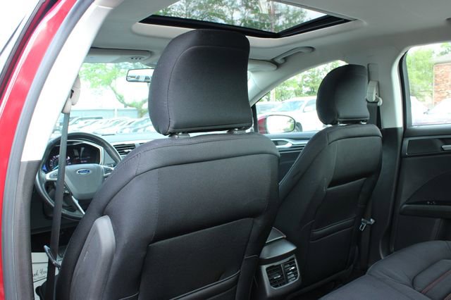 Used 2015 Ford Fusion SE FWD image 32