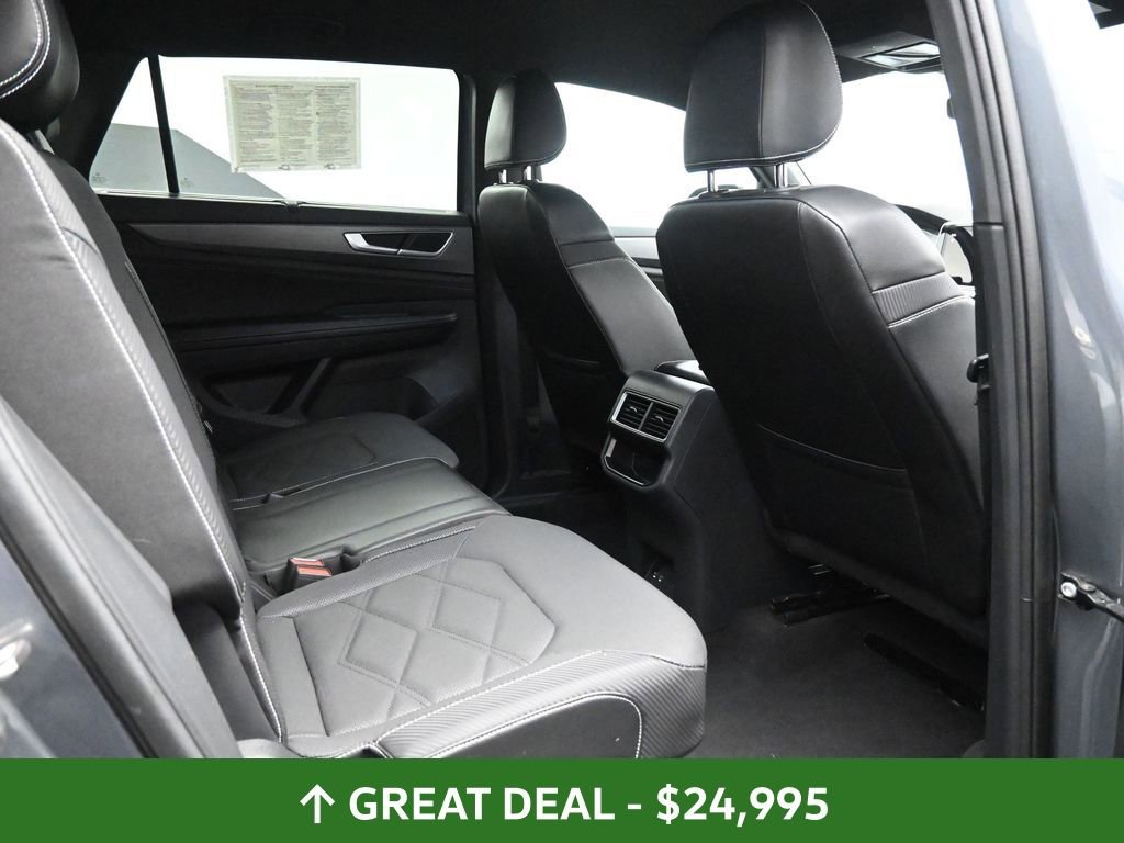 Used 2024 Volkswagen Atlas Cross Sport SE image 25