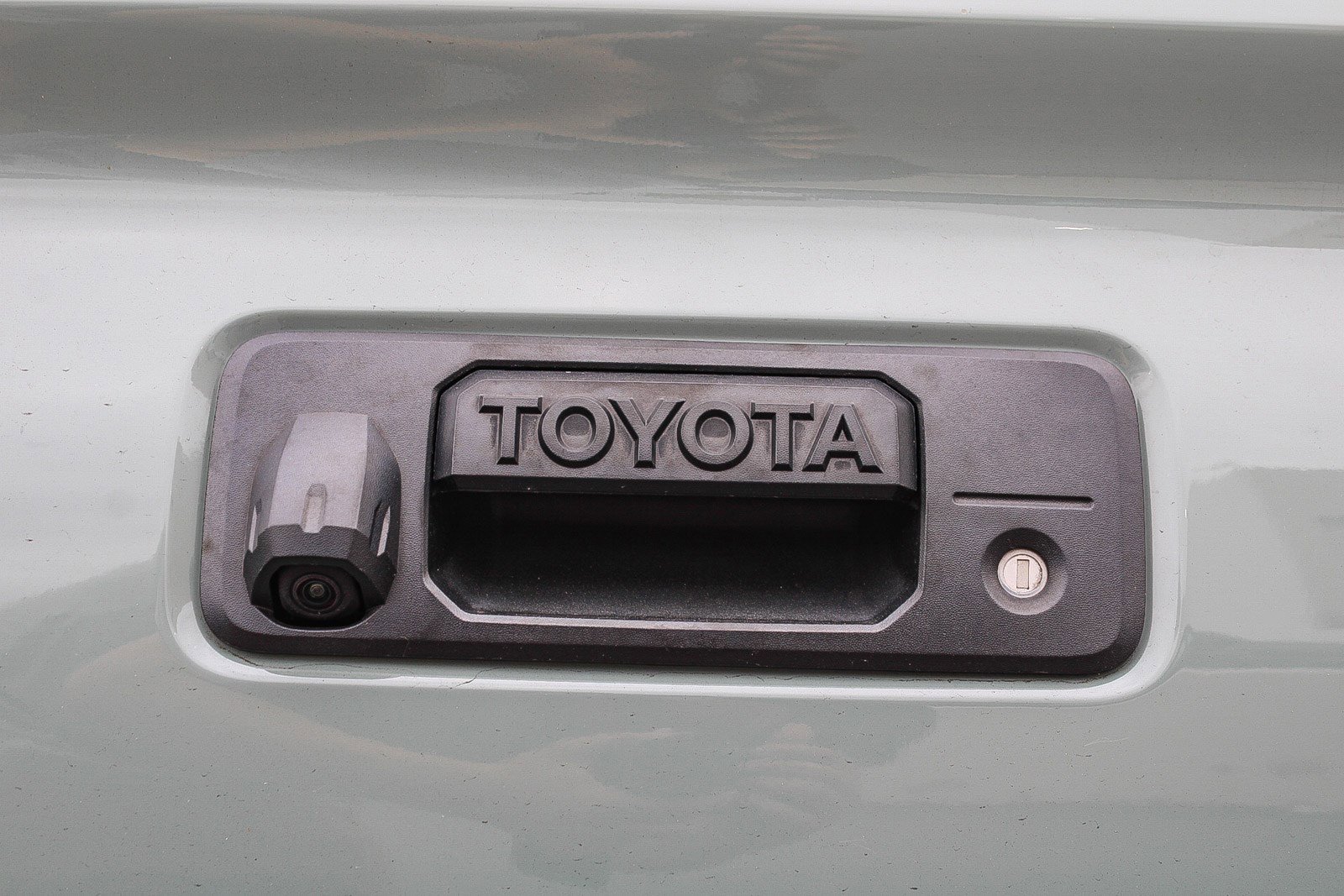 Used 2023 Toyota Tacoma TRD Sport w/ Black Out Package (TMS) RWD image 18