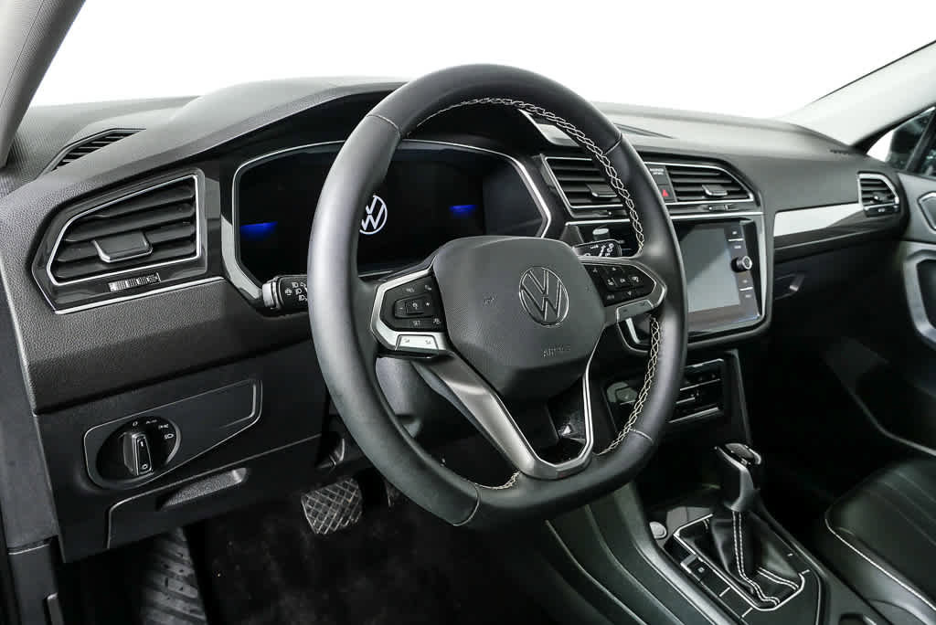 Certified 2023 Volkswagen Tiguan SE FWD image 7