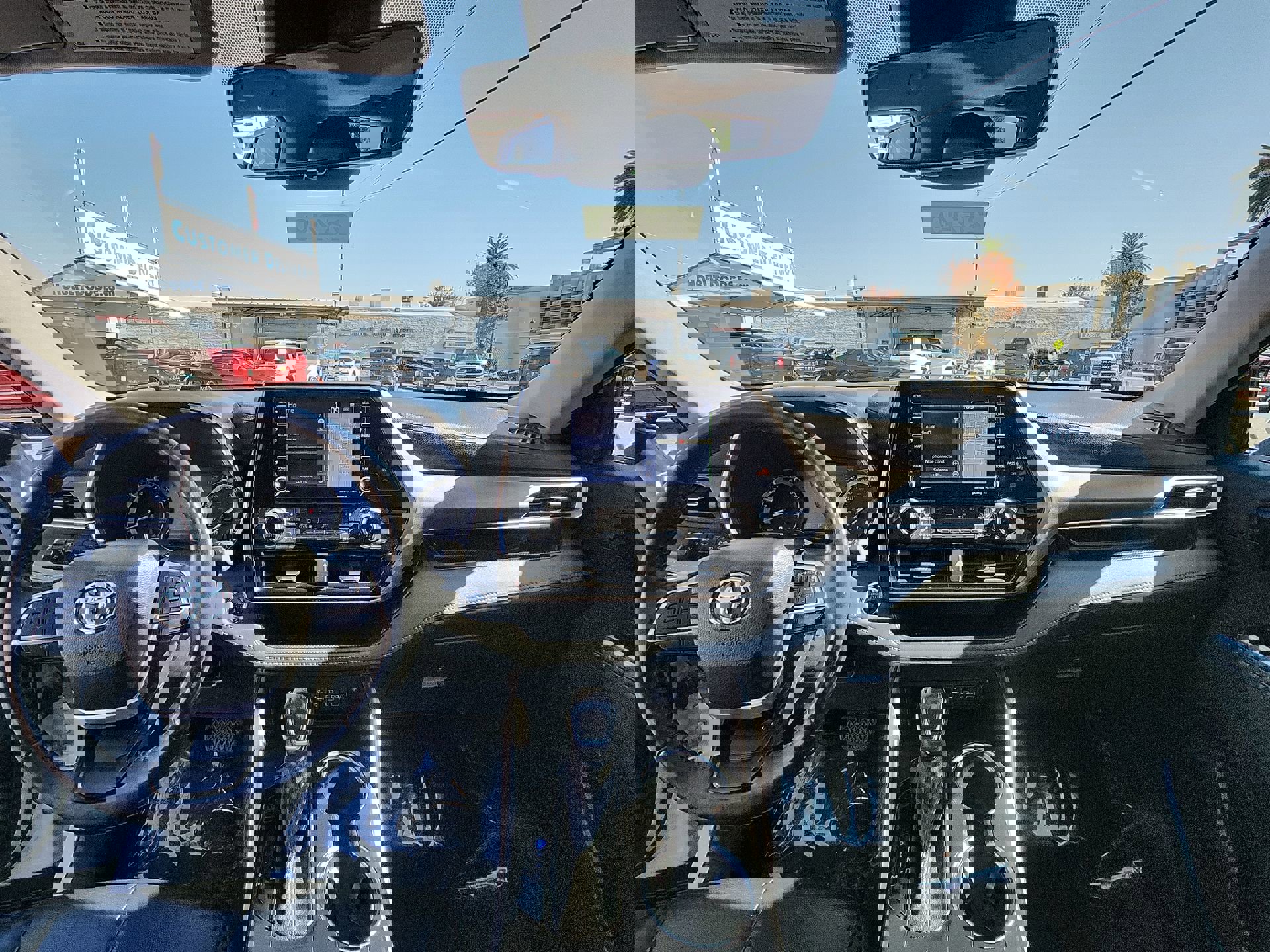 Used 2022 Toyota Highlander XLE image 27