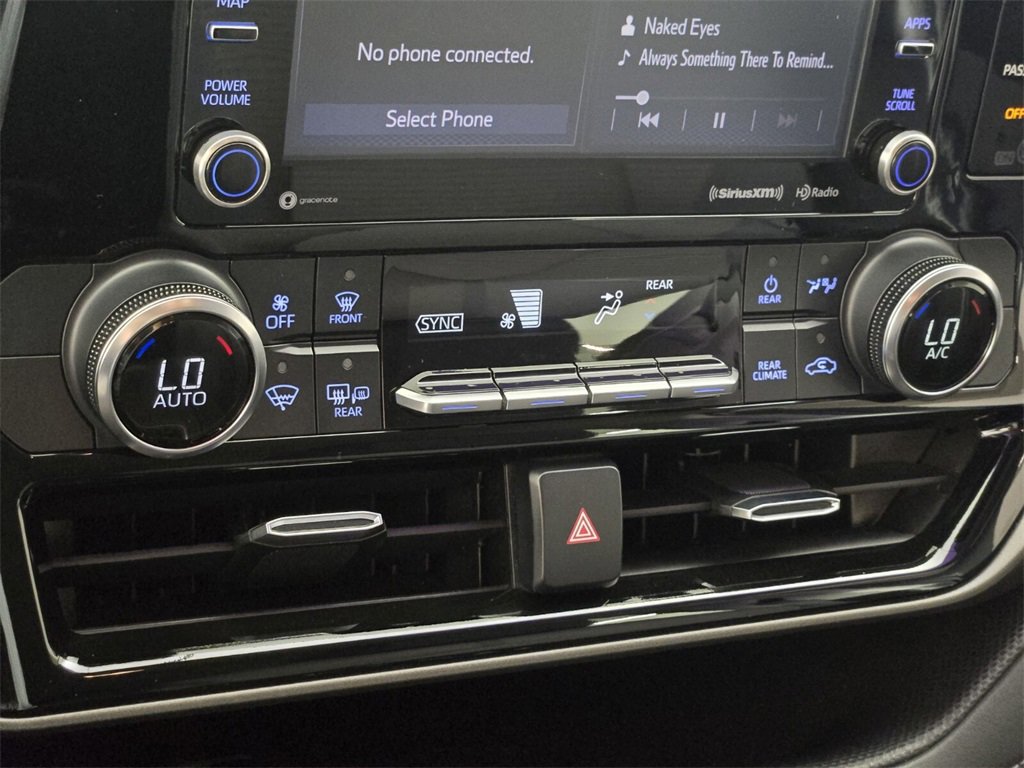 Used 2022 Toyota Highlander LE image 31