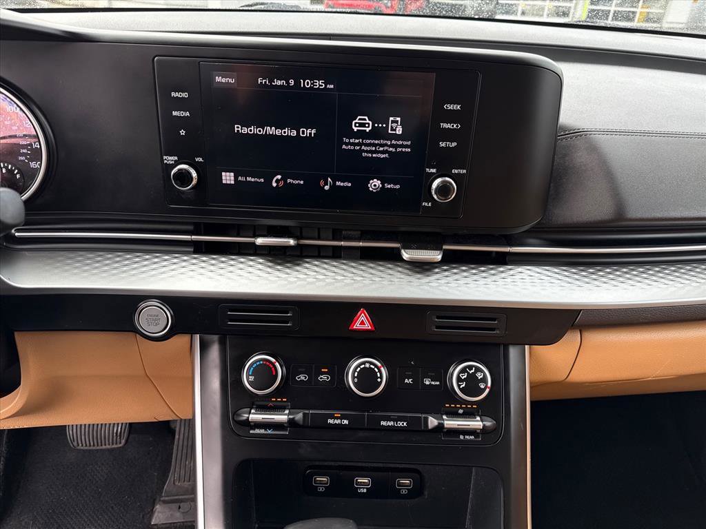 Used 2023 Kia Carnival LX image 11