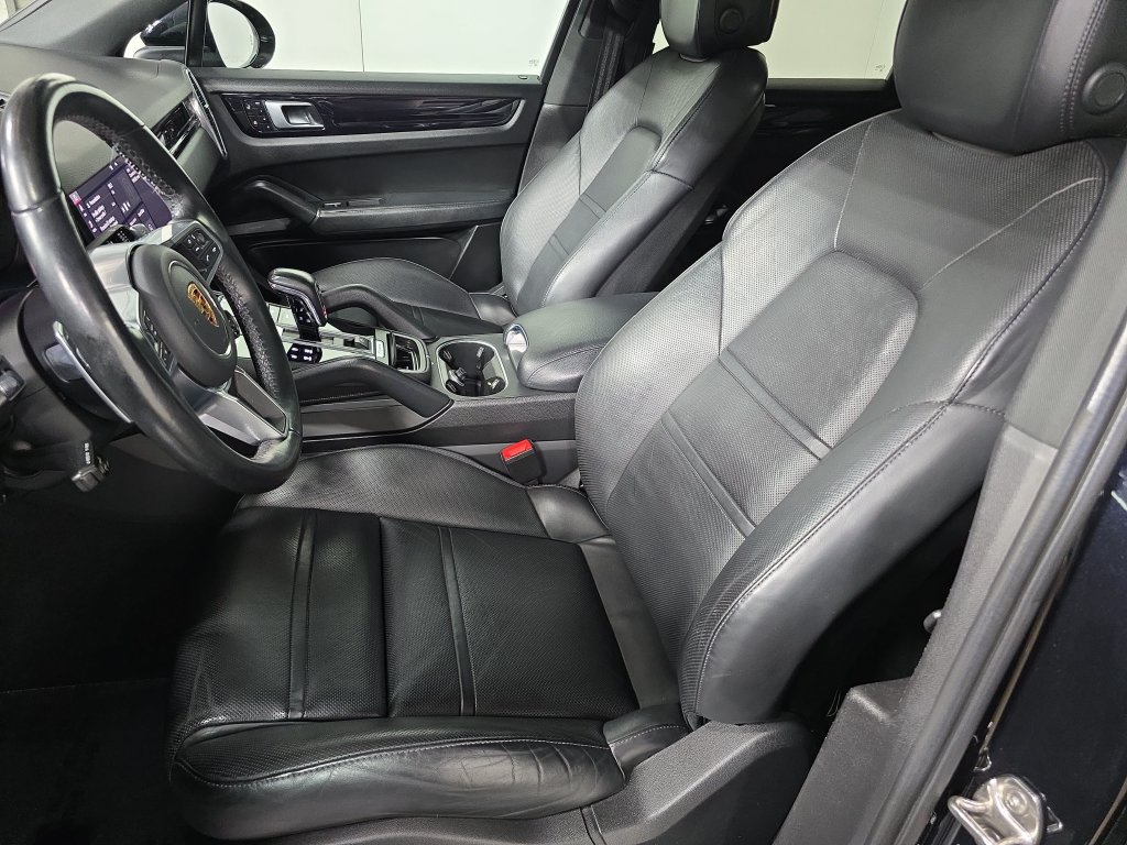 Used 2021 Porsche Cayenne Coupe AWD/4WD image 5