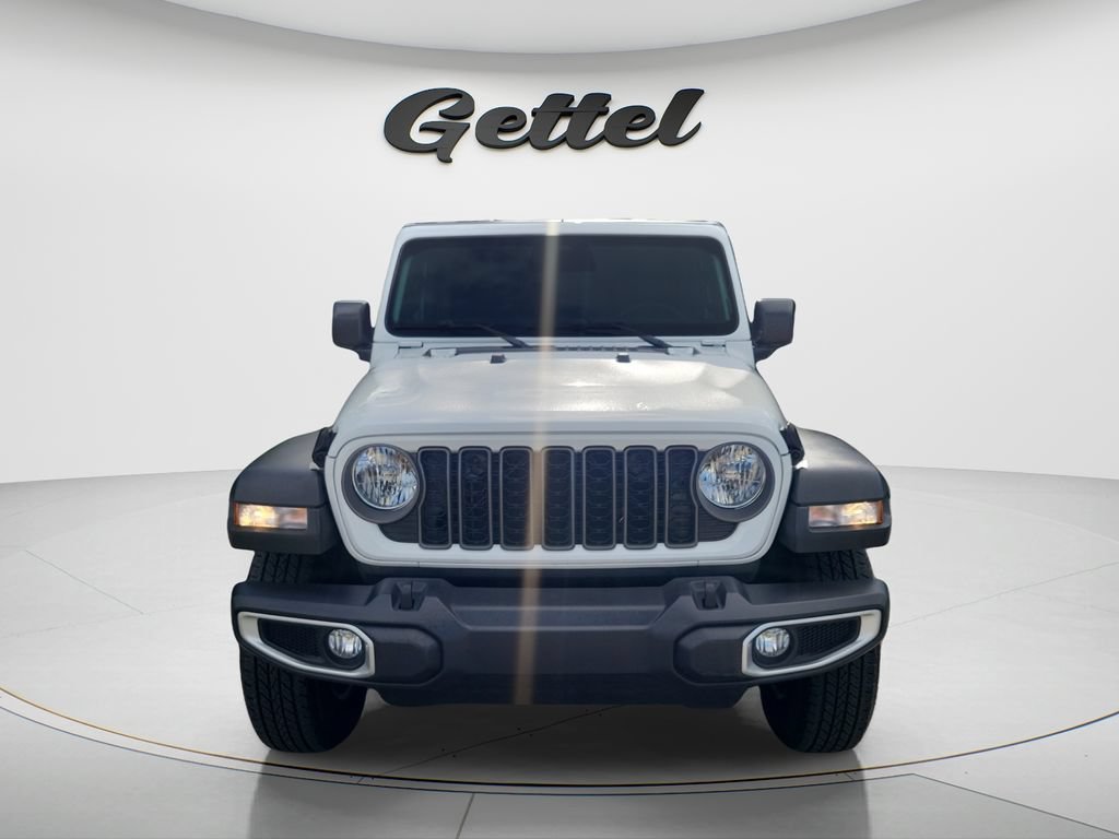 Used 2026 Jeep Gladiator Sport AWD/4WD image 2