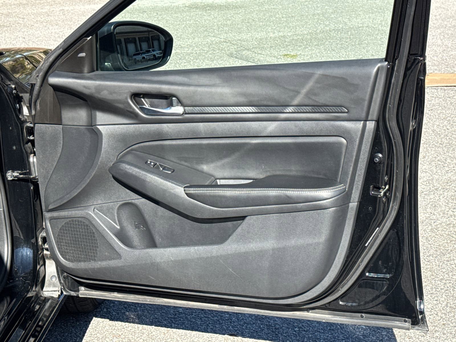 Used 2024 Nissan Altima 2.5 SV image 14