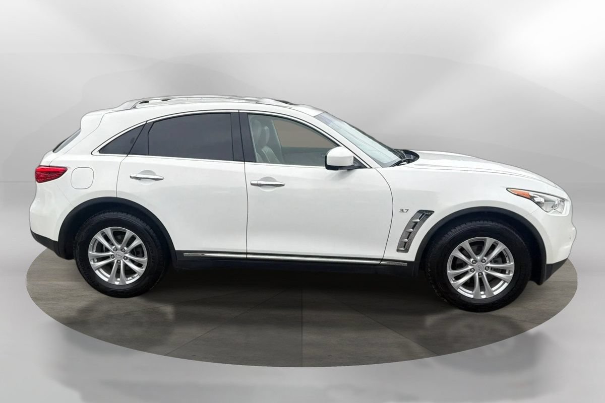 Used 2016 INFINITI QX70 2WD w/ Premium Package image 6