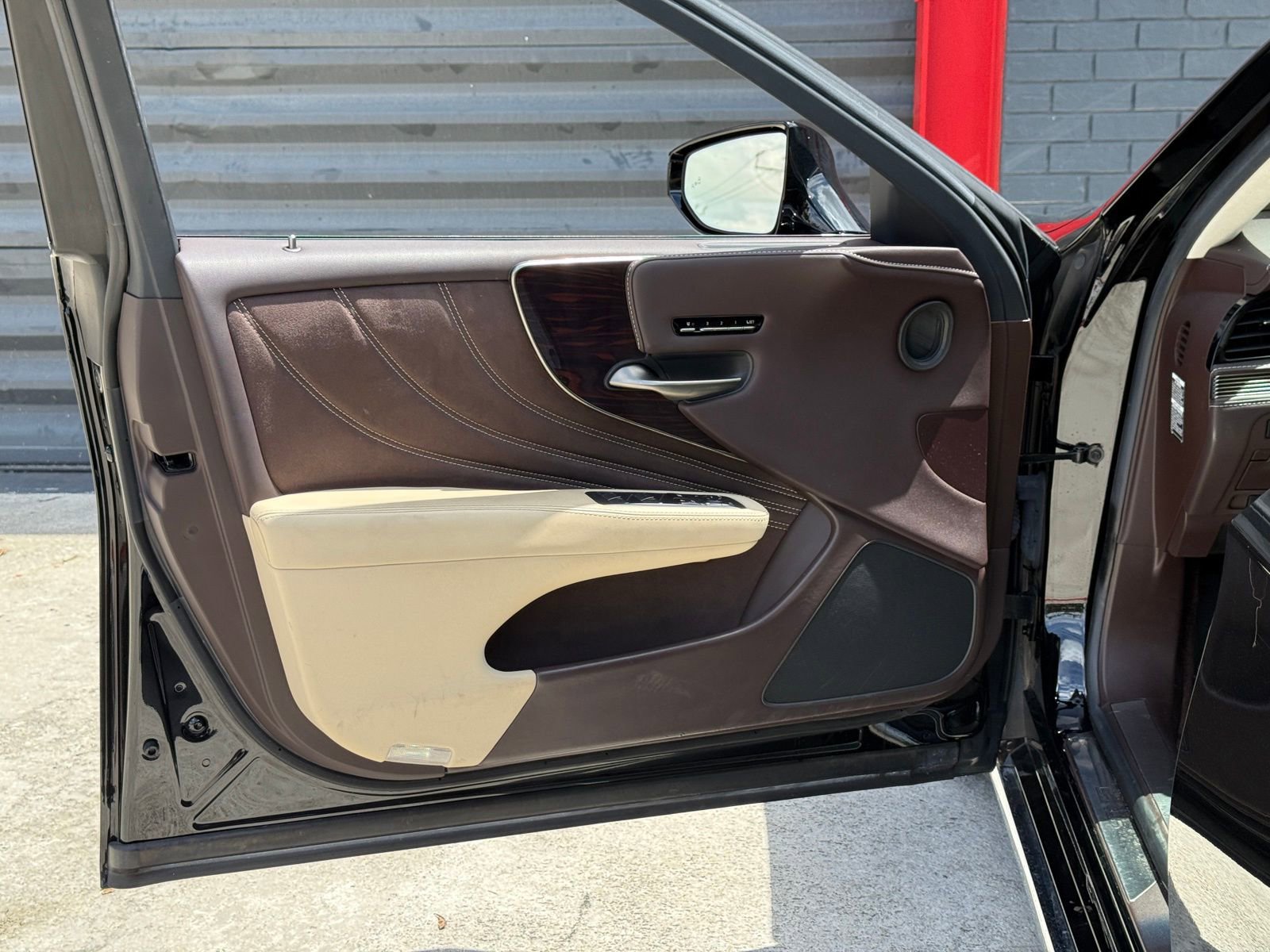 Used 2020 Lexus LS 500 w/ Interior Upgrade Package RWD image 11