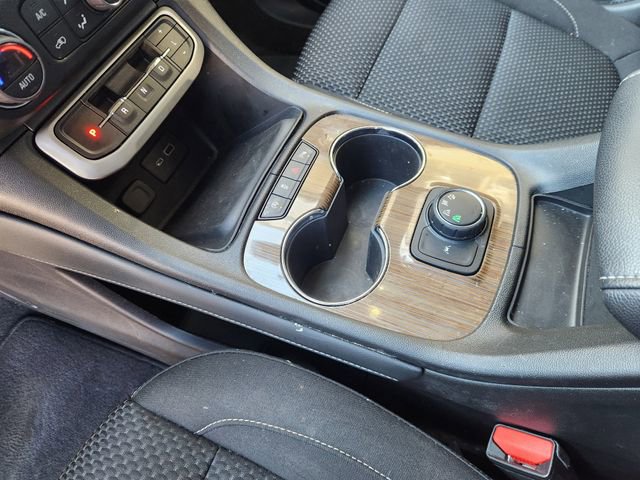 Used 2023 GMC Acadia SLE image 20