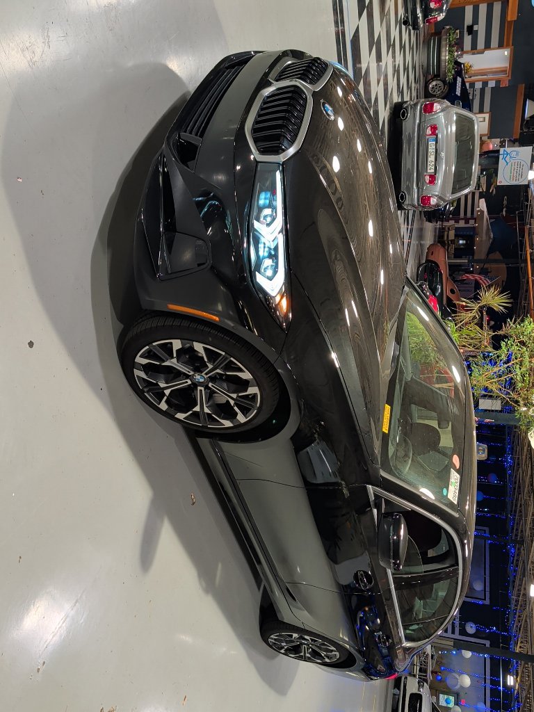 Certified 2025 BMW 330i xDrive Sedan AWD/4WD image 8
