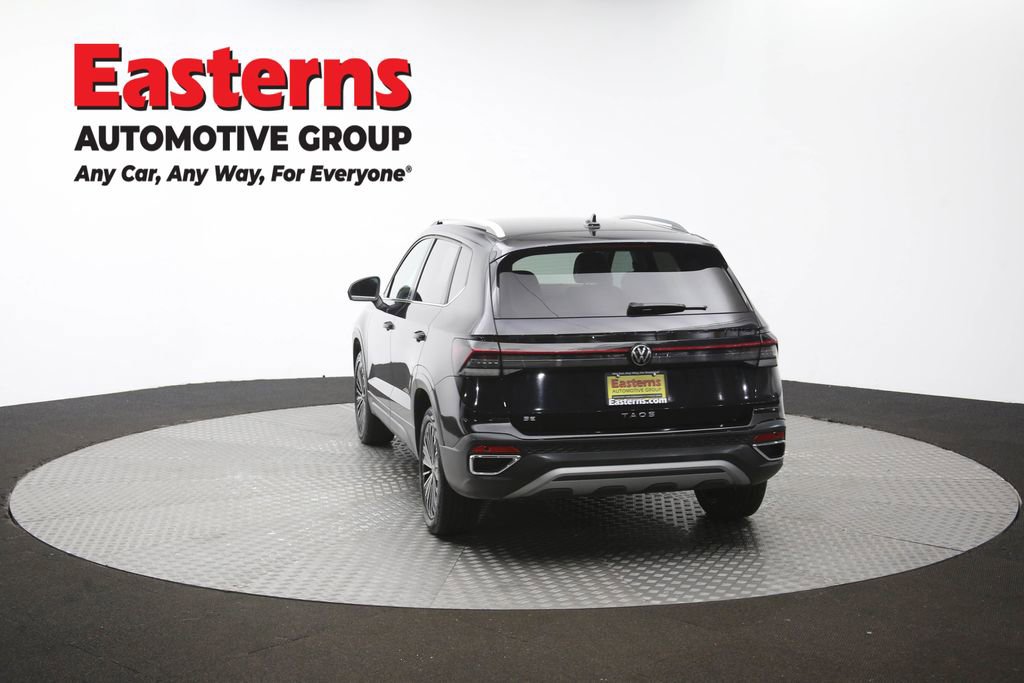 Used 2025 Volkswagen Taos SE FWD image 38