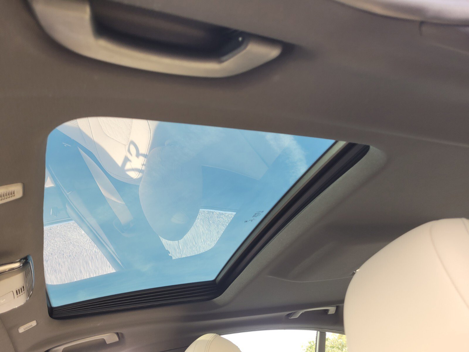 Used 2023 BMW 530i w/ Premium Package image 20