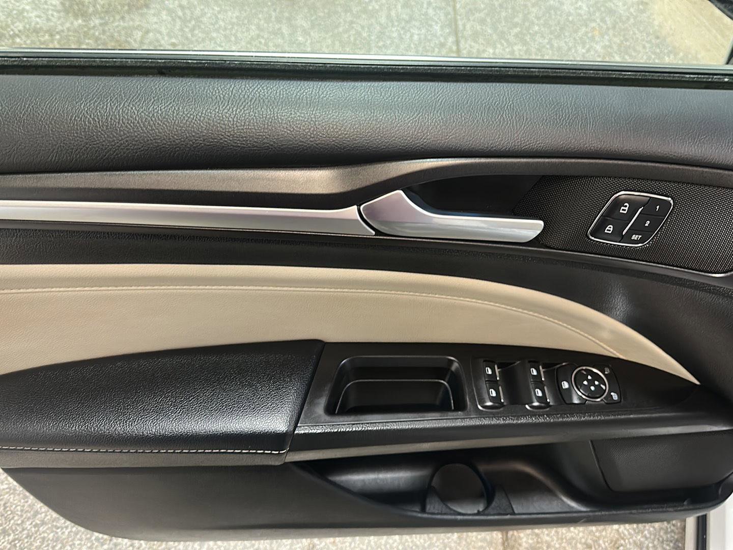 Used 2017 Ford Fusion Titanium image 15