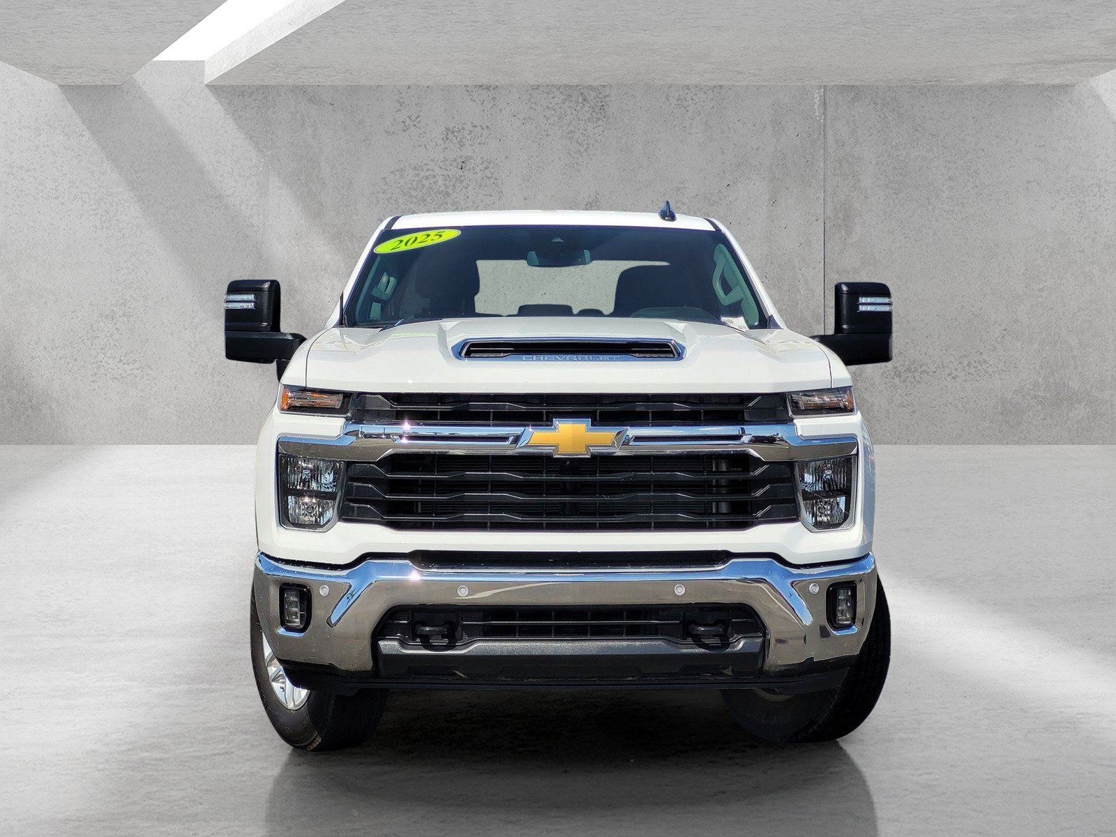 Used 2025 Chevrolet Silverado 2500 LT w/ Safety Package AWD/4WD image 3