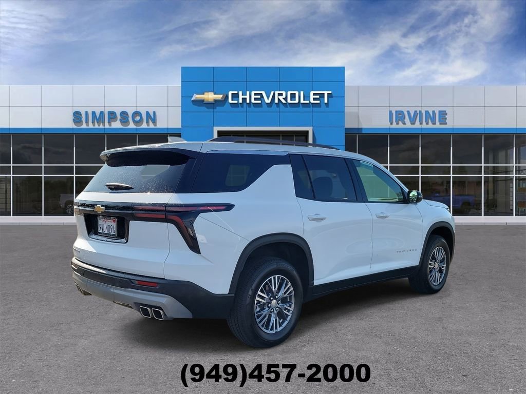Used 2026 Chevrolet Traverse LT FWD image 8