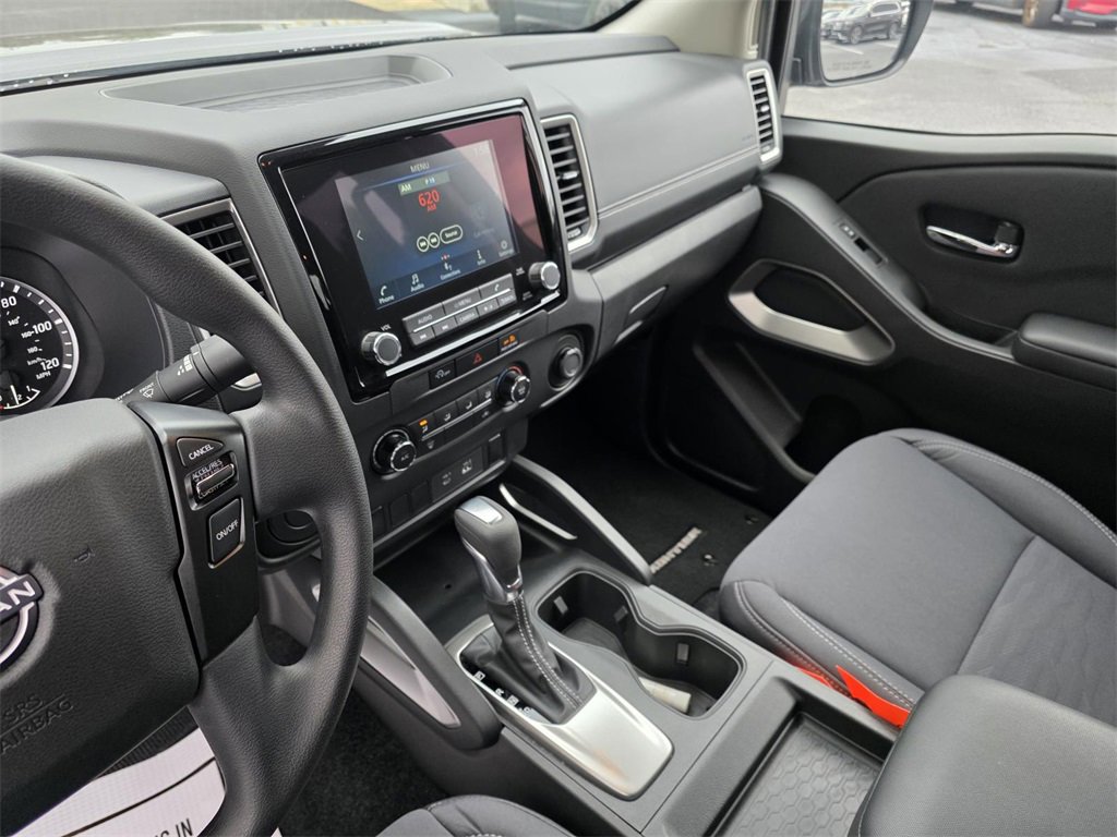 Used 2024 Nissan Frontier SV image 22