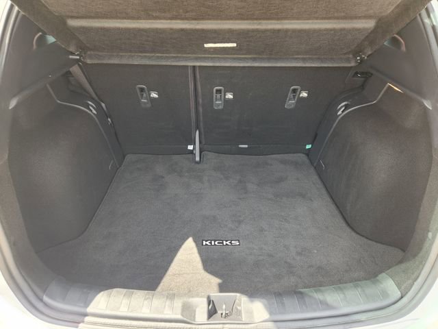 Used 2023 Nissan Kicks SR w/ SR Premium Package FWD image 23