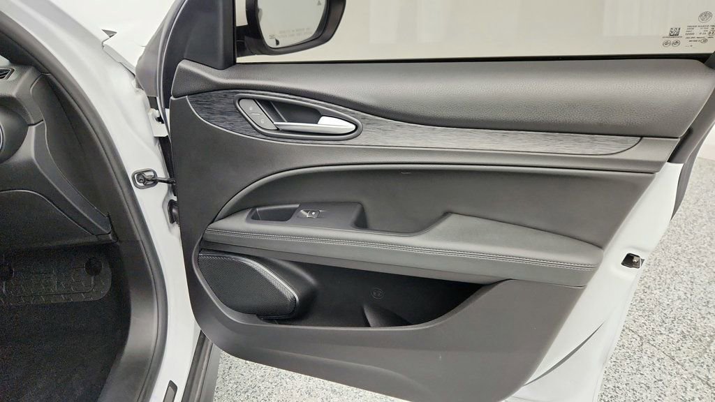 Used 2022 Alfa Romeo Stelvio Sprint image 25