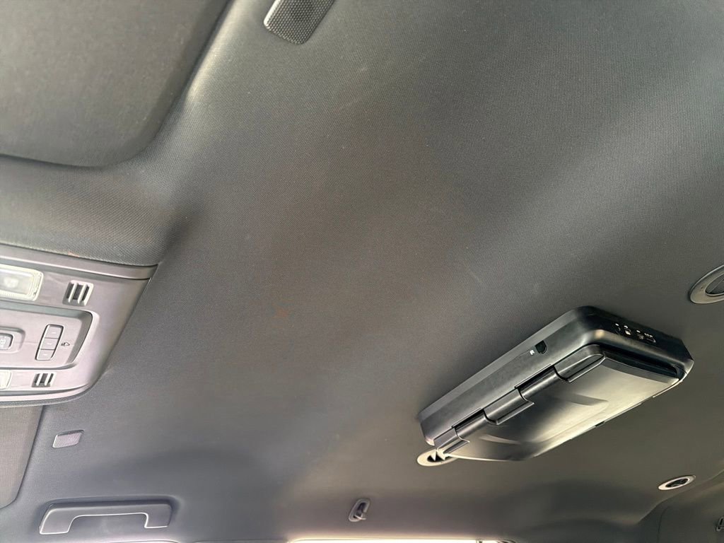 Used 2021 Chevrolet Suburban RST image 21