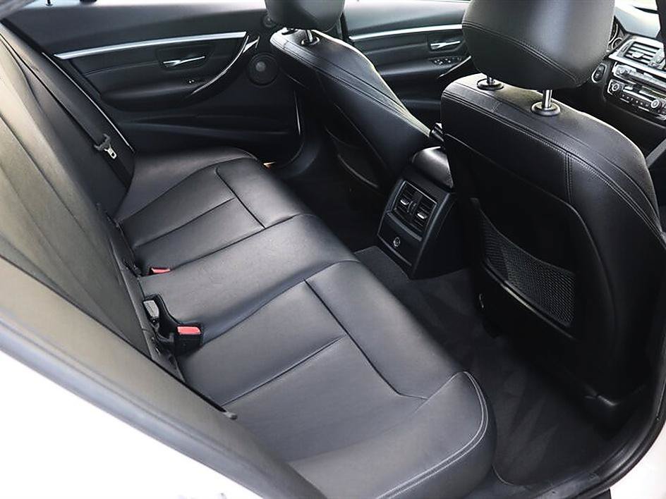 Used 2016 BMW 340i Sedan RWD image 17
