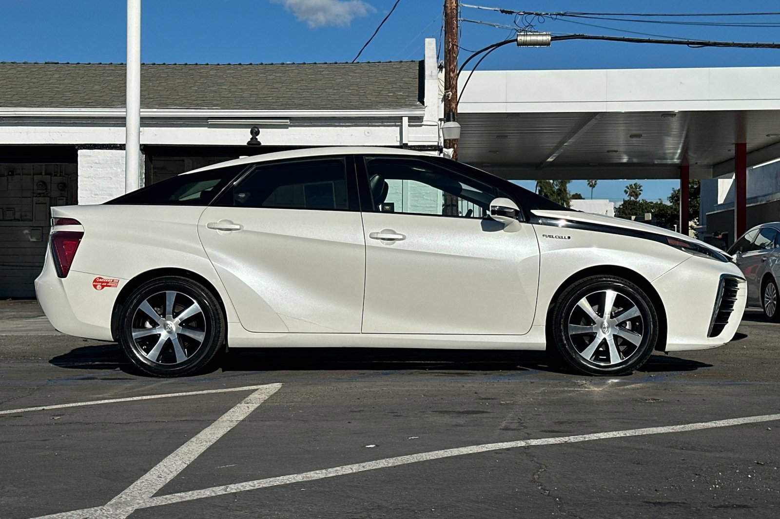 Used 2018 Toyota Mirai image 3