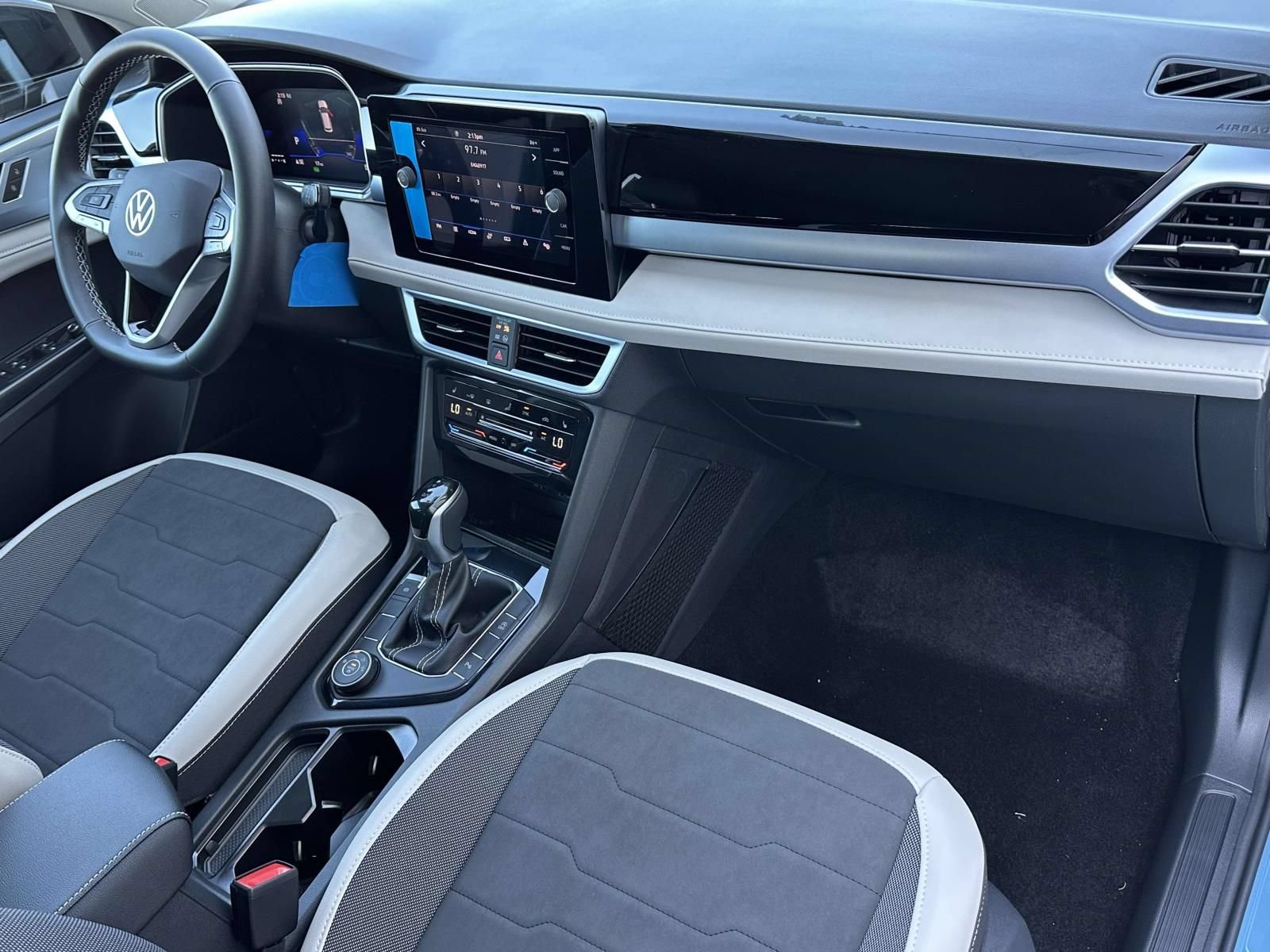 New 2026 Volkswagen Taos SE AWD/4WD image 12