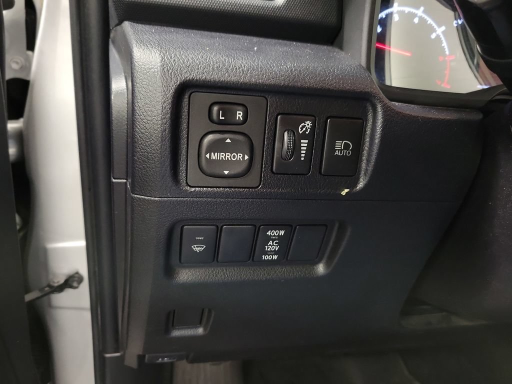 Used 2020 Toyota 4Runner SR5 AWD/4WD image 22