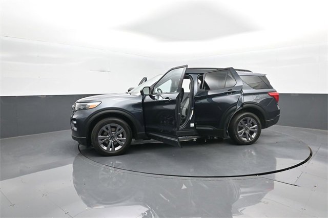 Used 2022 Ford Explorer XLT w/ Equipment Group 202A image 38