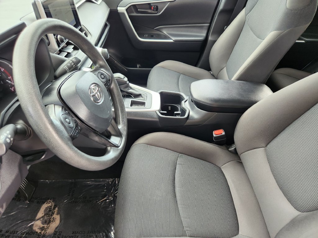 Used 2025 Toyota RAV4 LE FWD image 4